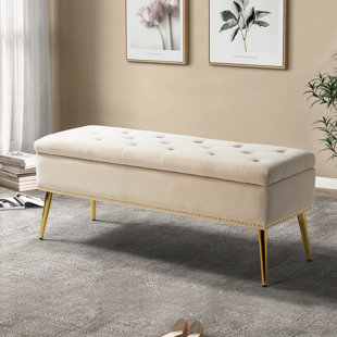 Foot bed store bench with storage